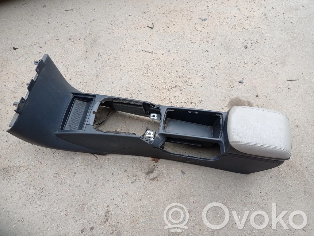 Volvo C30 Centrinė konsolė 