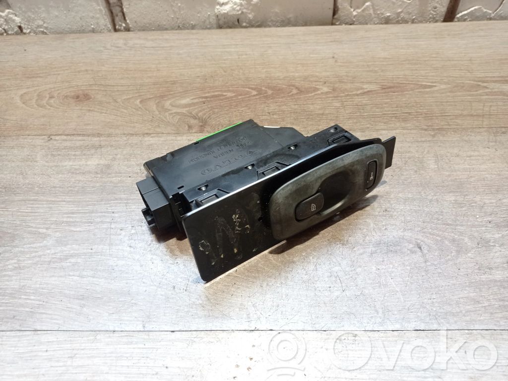 Electric window control switch   30658695