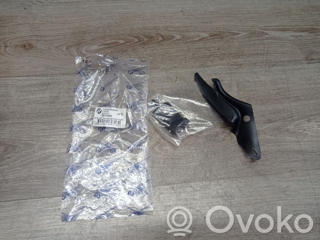 Volvo S60 Windshield trim 