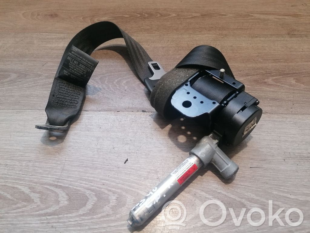 Volvo S40 Cinturón trasero 