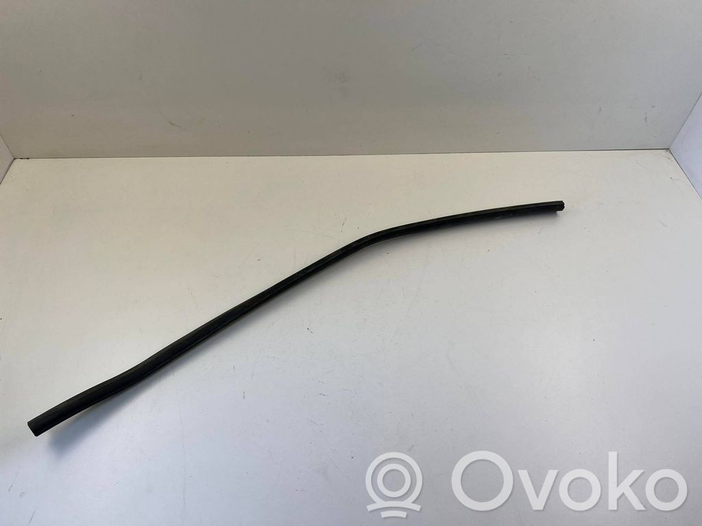 Other engine part   7101345