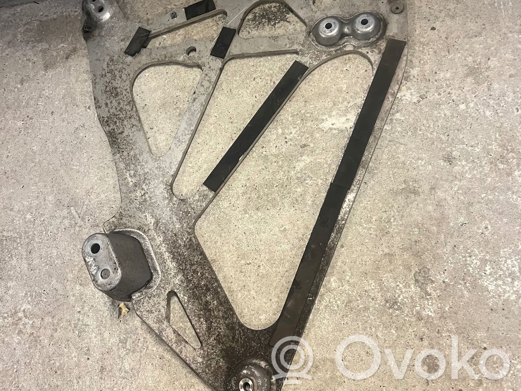 BMW M4 G82 G83 Osłona tylna podwozia pod bagażnik 