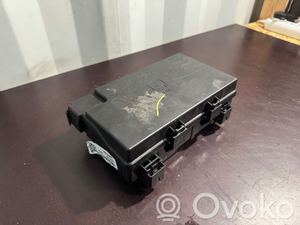 Dodge Durango Fuse module 