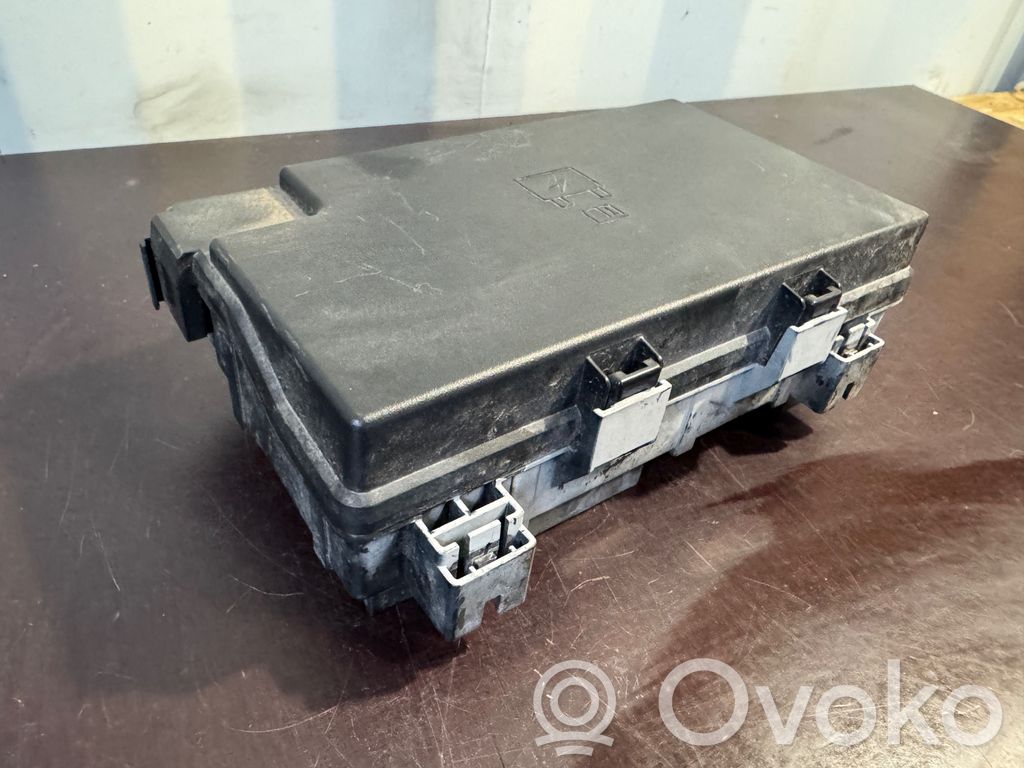 Dodge Durango Fuse module 