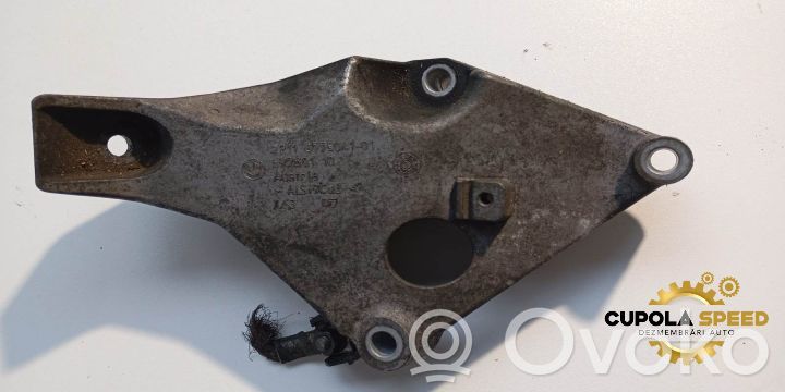 Variklio tvirtinimo kronšteinas   677504101