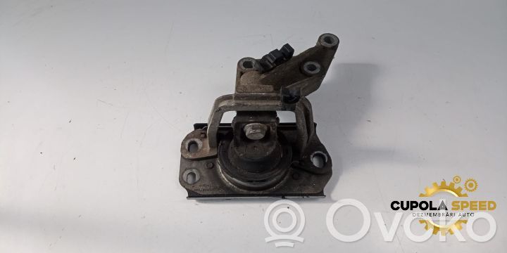Renault Symbol I Engine mount bracket 