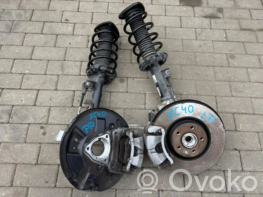 Volvo XC40 Zwrotnica koła przedniego 