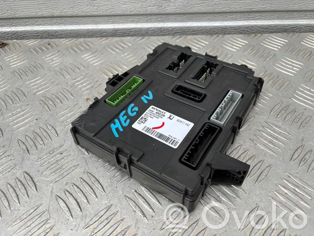 Renault Megane IV Unidad de control/módulo de carrocería central 