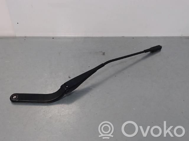 Front wiper blade arm
