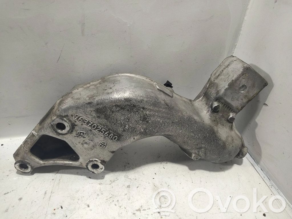 Citroen Berlingo Engine mounting bracket 