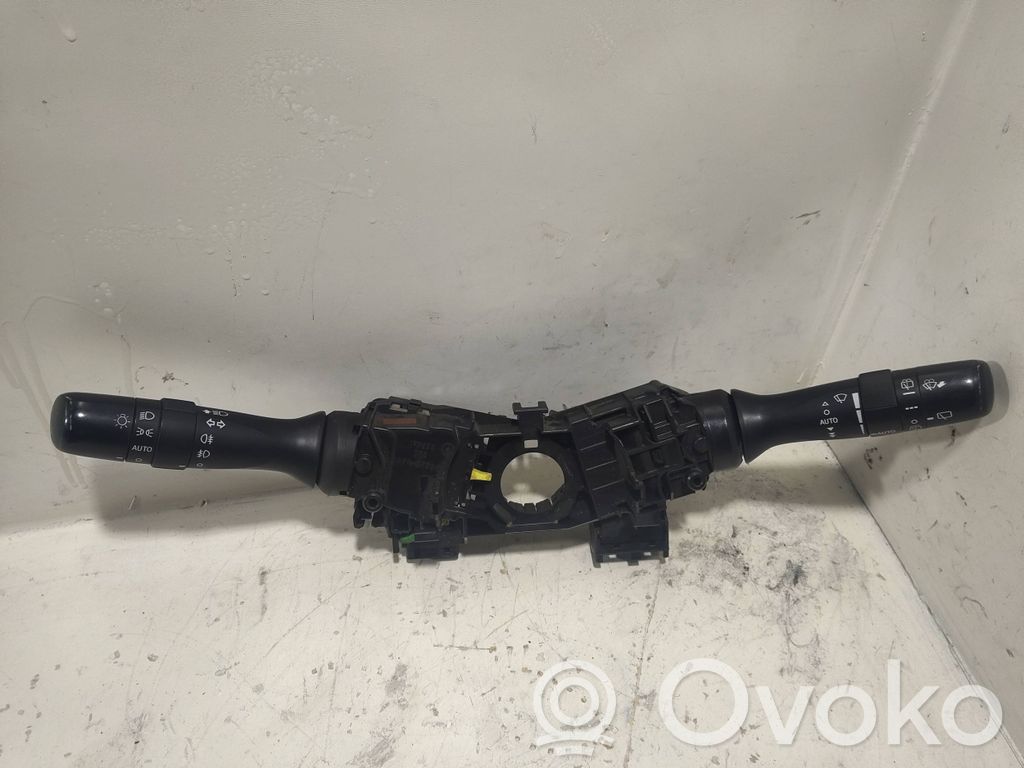 Toyota Verso Electric window control switch 