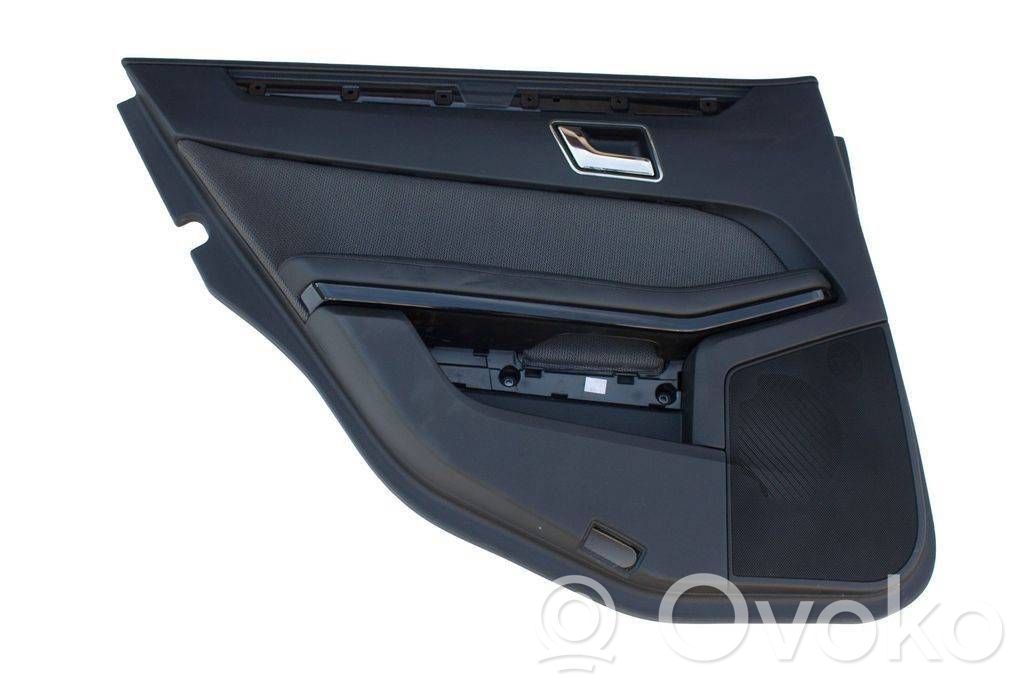 Mercedes-Benz E W212 Takaoven verhoilu 