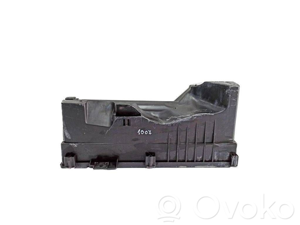 Peugeot 1007 Air filter box 