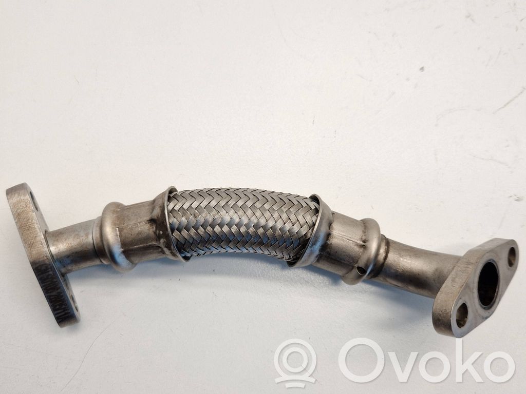 Volkswagen PASSAT B6 Turbo turbocharger oiling pipe/hose 
