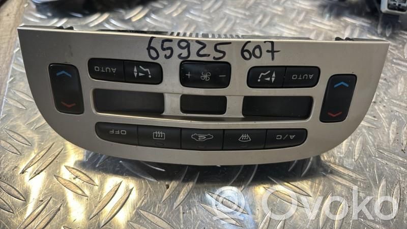 Peugeot 607 Climate control unit 