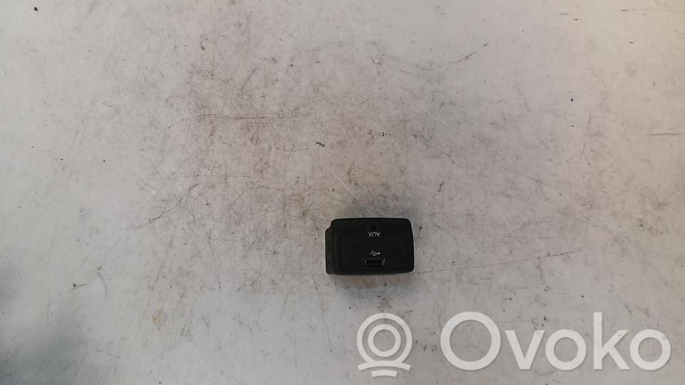 Fiat 500L Enchufe conector USB 