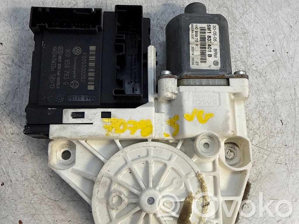 Volkswagen Golf Plus Silnik regulatora szyby drzwi przednich 