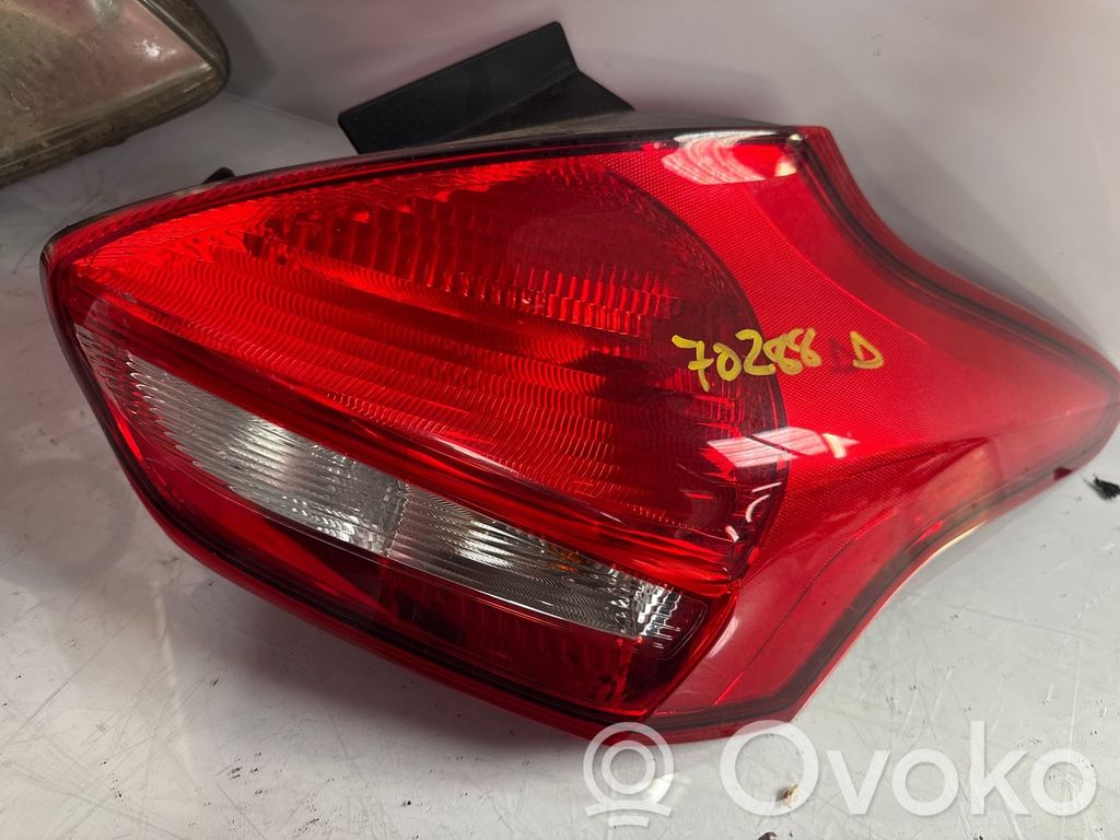 Rear/tail lights   1893908