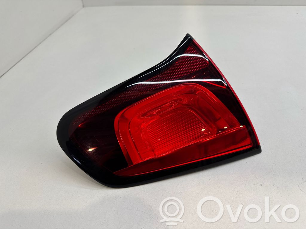 Citroen C3 Aizmugurējais lukturis pārsegā 