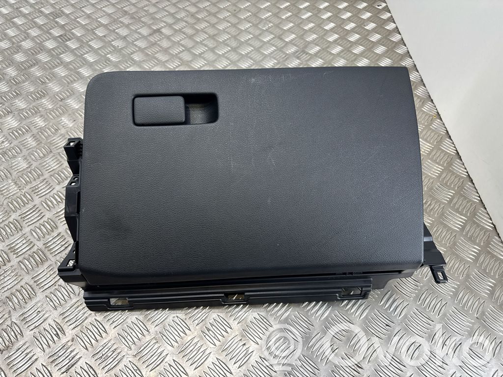 KIA Ceed Daiktadėžė 