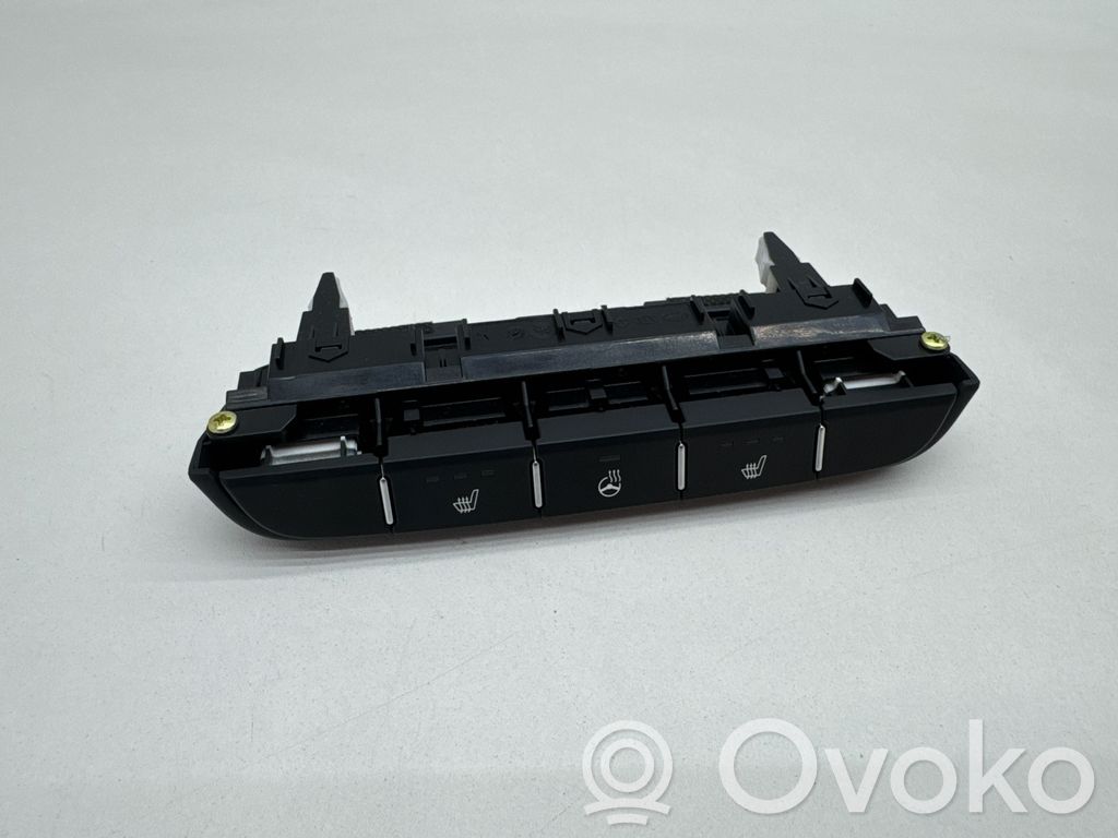 Seat heating switch   93315J7010,2018829208,4082010000,40B2011800