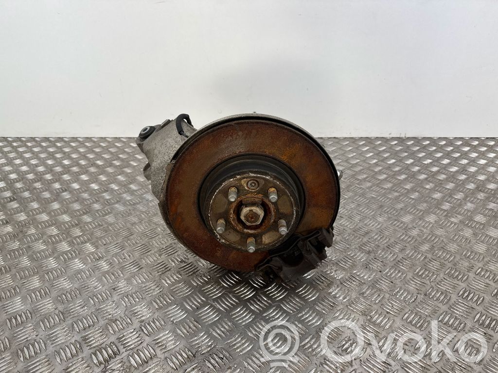 Olka-akselin laakeripesä   FK724B402AB,FK722K328BE