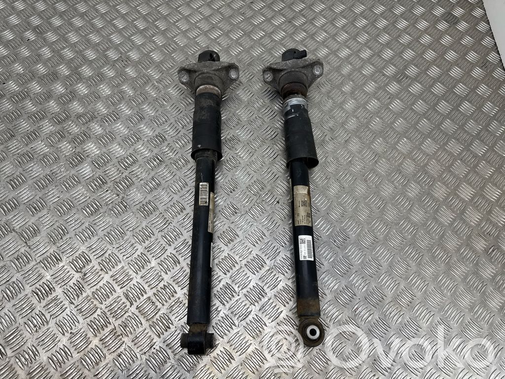 Audi A4 S4 B9 Takaiskunvaimennin 