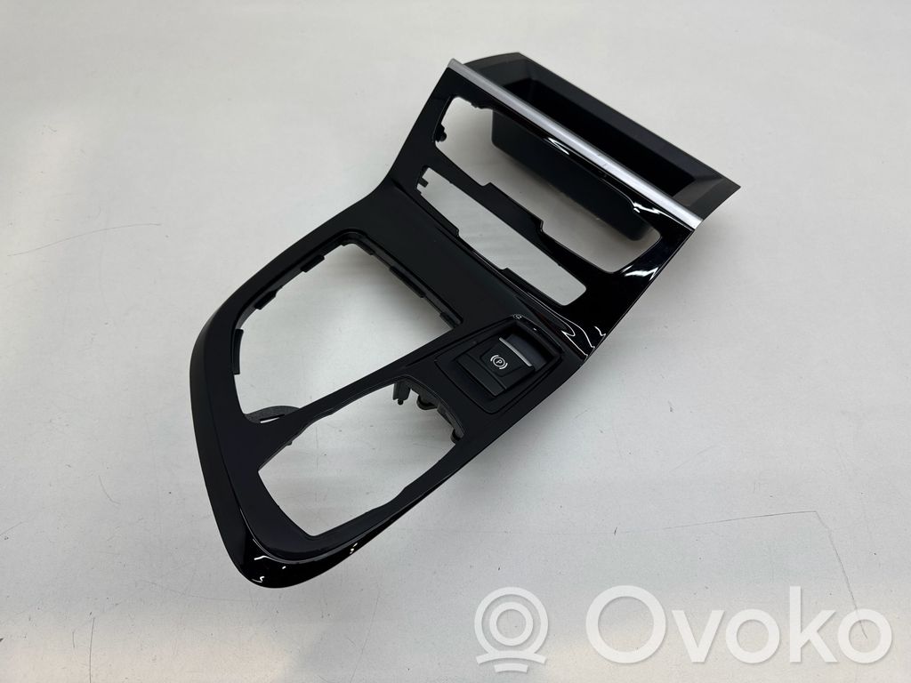 BMW 2 F45 Ozdoba tunelu środkowego 