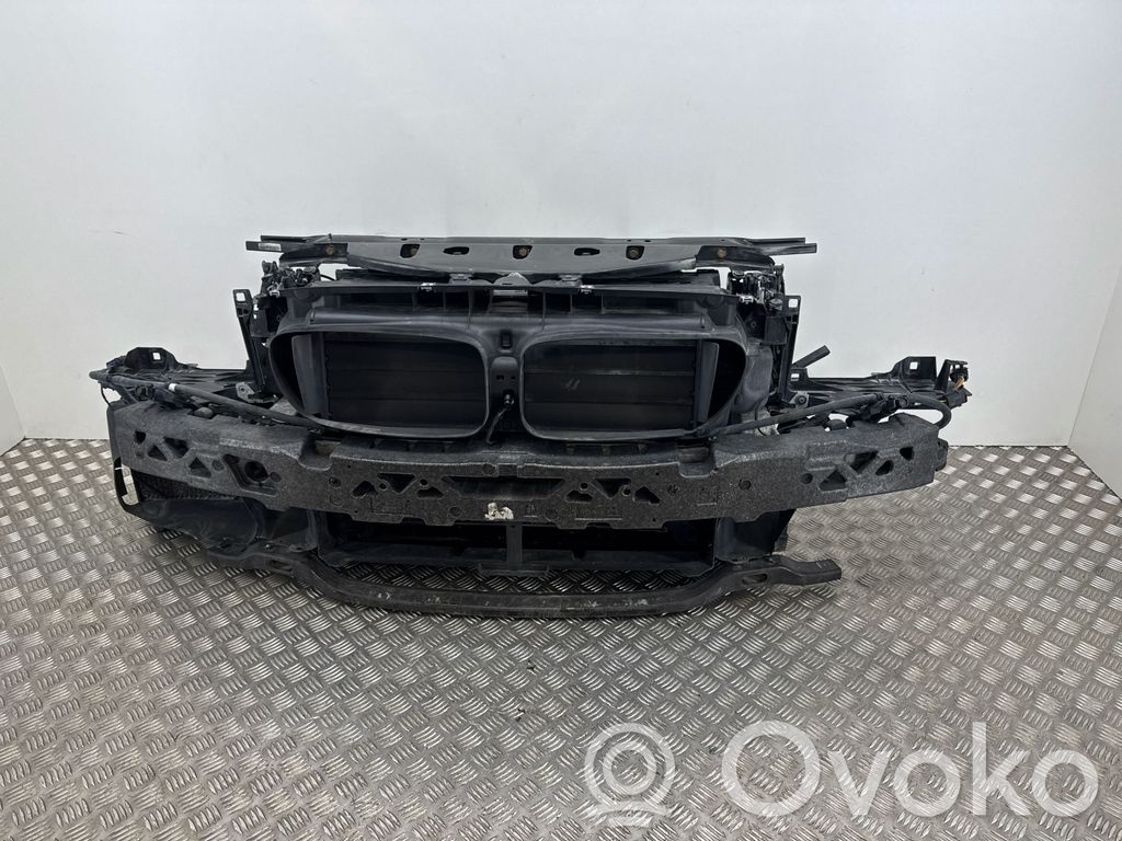 BMW 5 F10 F11 Pas przedni 