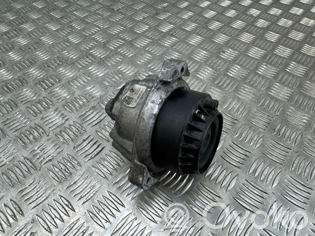 BMW 5 F10 F11 Engine mount bracket 