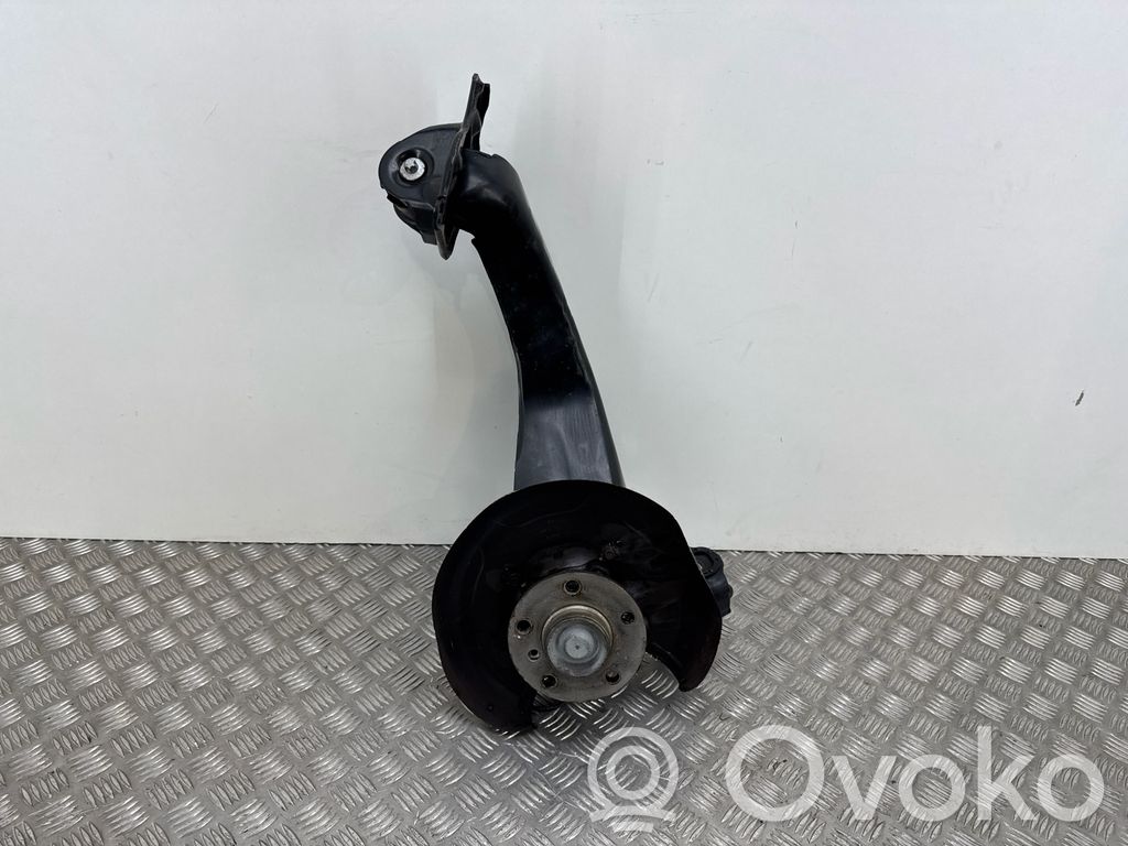 BMW 2 F45 Zwrotnica koła tylnego 