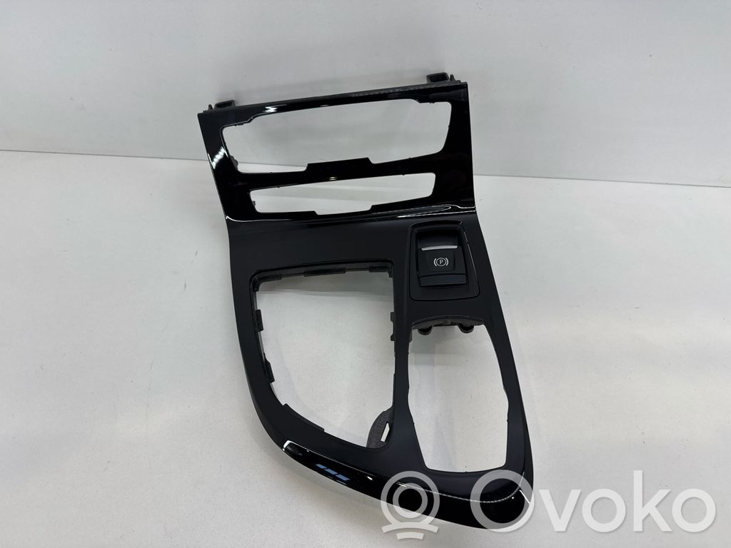 BMW 2 F45 Ozdoba tunelu środkowego 
