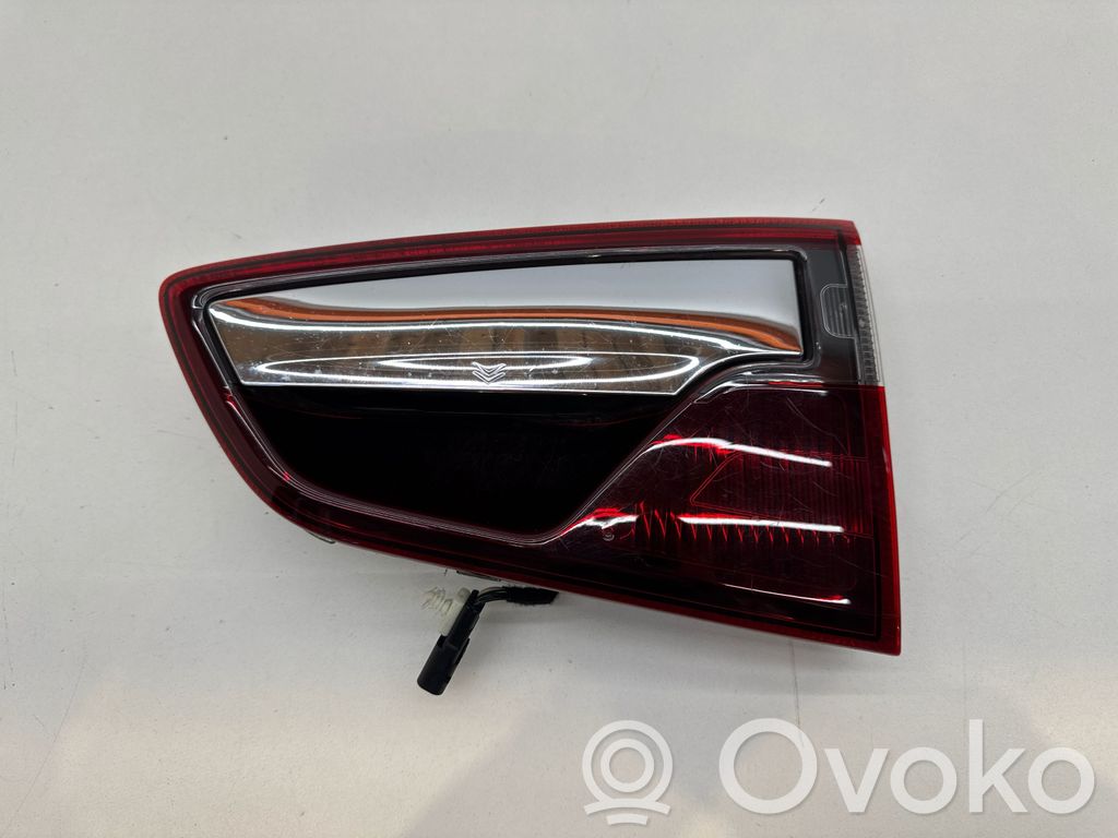 Ford Ecosport Lampy tylnej klapy bagażnika 