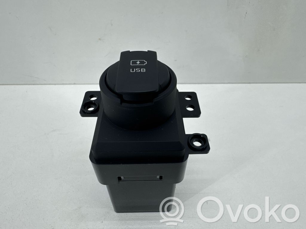 KIA Sorento USB socket connector 