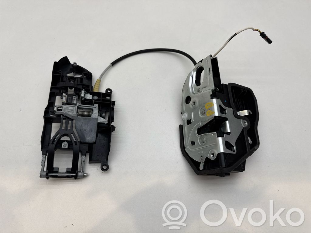 BMW 5 F10 F11 Zamek drzwi przednich 