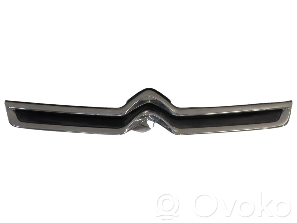 Atrapa chłodnicy / Grill   9803505077