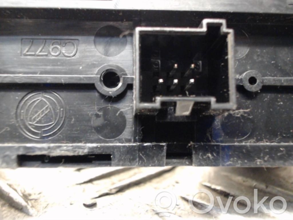 Fiat 500 Botón interruptor de luz de peligro 