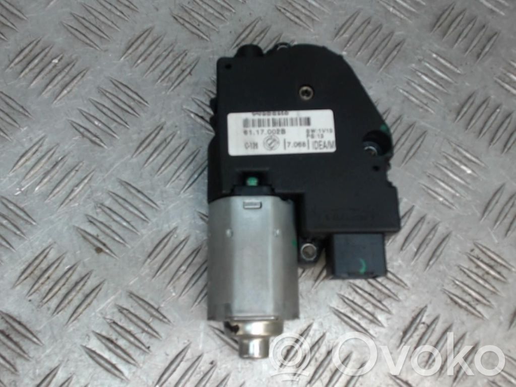 Moottori/käyttölaite   71736061
