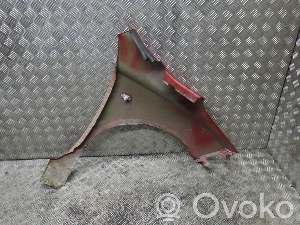 Nissan Micra Błotnik przedni 