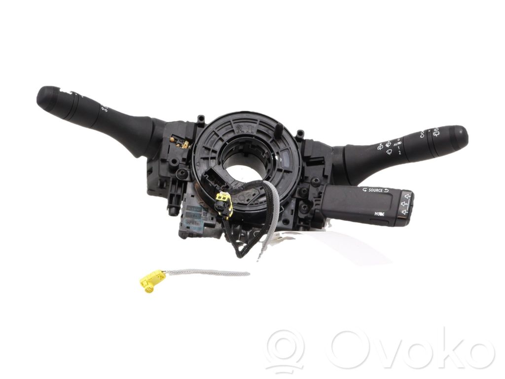Renault Captur II Interruptor/palanca de limpiador de luz de giro 