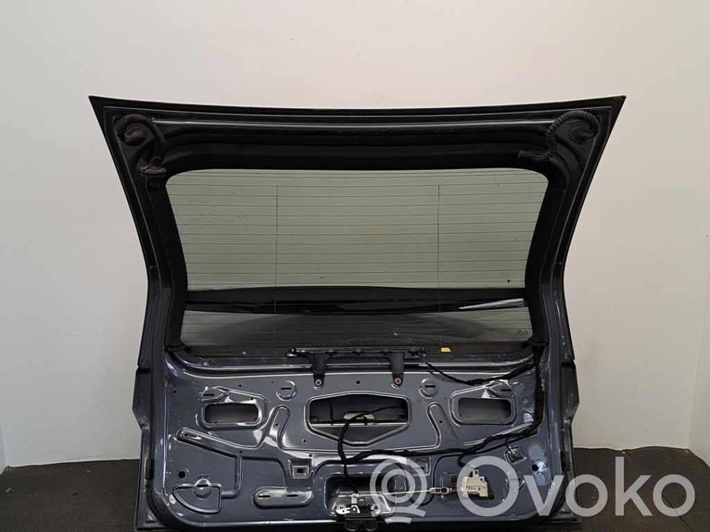 Galinis dangtis (bagažinės)   8Z0827023D