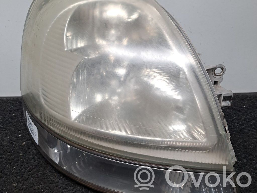 Nissan Interstar Lampa przednia 