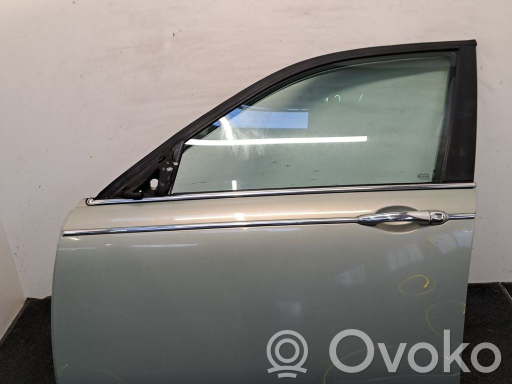 Front door   BDA500130