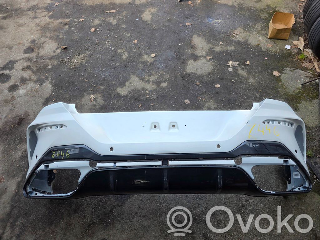 BMW 8 G16 Parachoques 