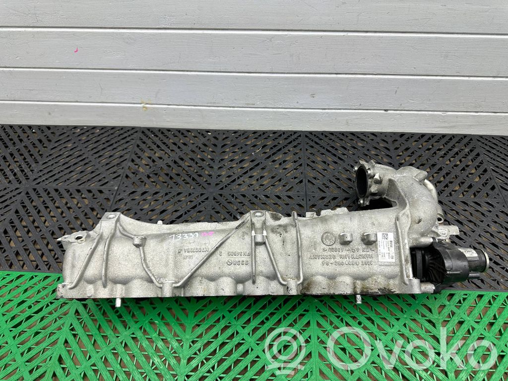BMW X5 G05 Kolektorius įsiurbimo 