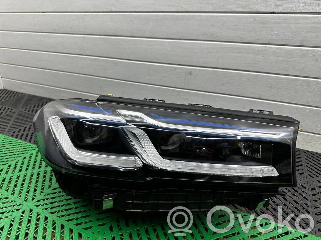 BMW 5 G30 G31 G38 Lampa przednia 