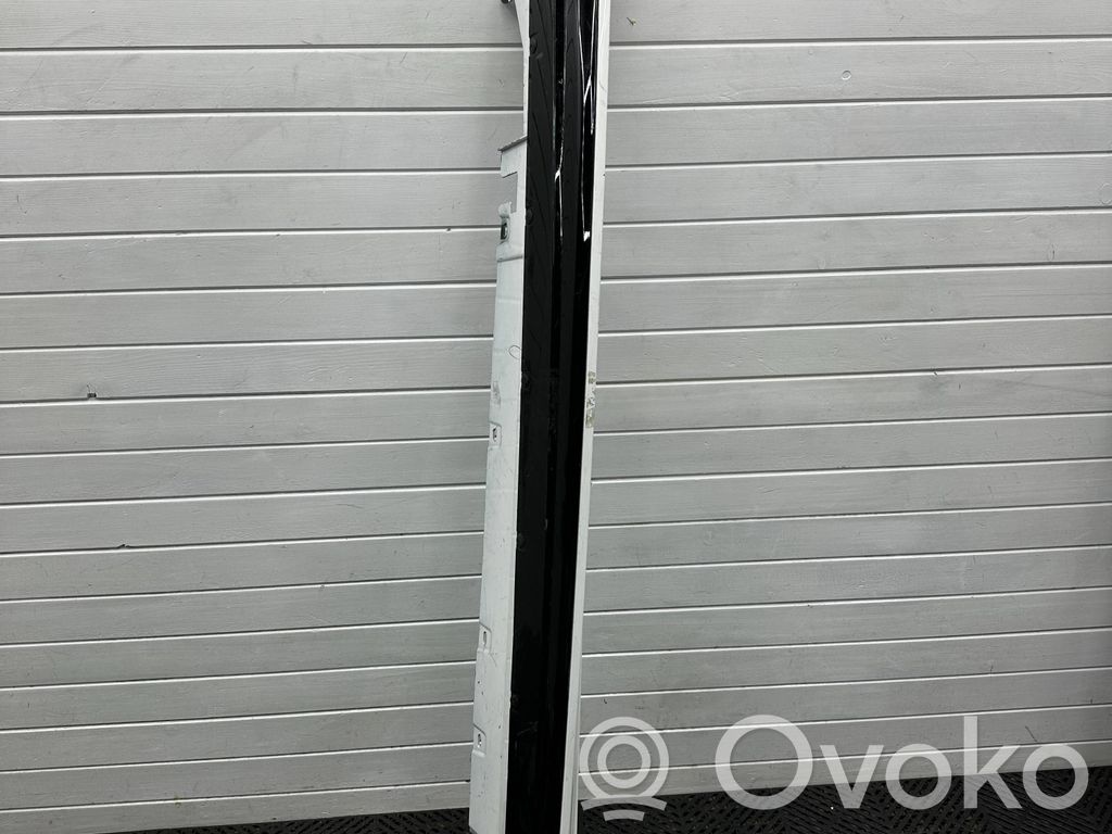 BMW 2 F44 Moldura lateral zona de pies 