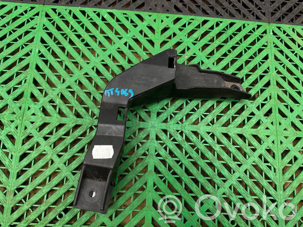 BMW i3 Headlight/headlamp mounting bracket 