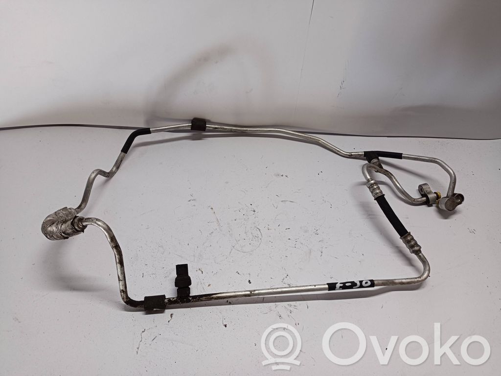 BMW 3 E90 E91 Ilmastointilaitteen putki (A/C) 