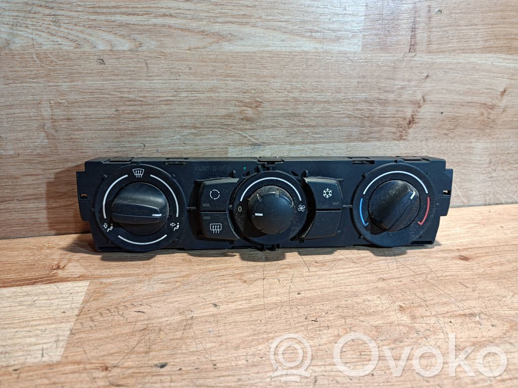 BMW 1 E81 E87 Climate control unit 